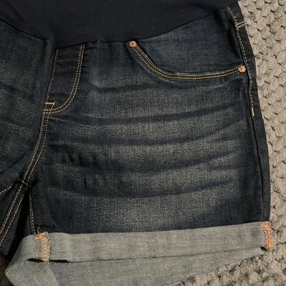 BELLA VIDA MATERNITY JEAN SHORTS SIZE LARGE NWOT #6998 - Picture 3 of 5